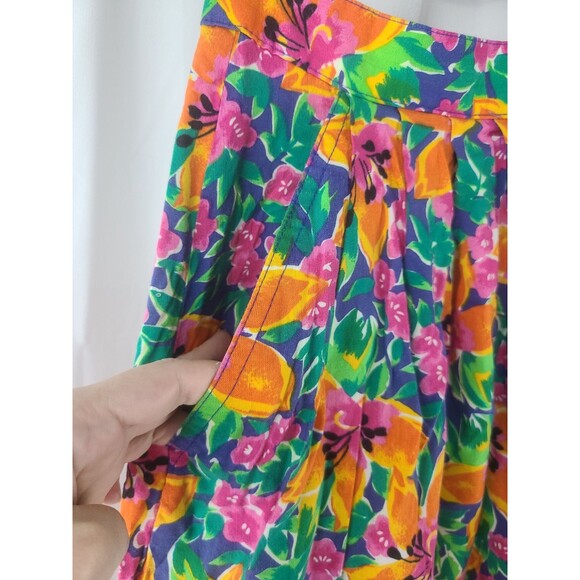 Vintage 80s Vibrant Floral Midi skirt Pleated With Pockets! Button Close - Picture 2 of 9